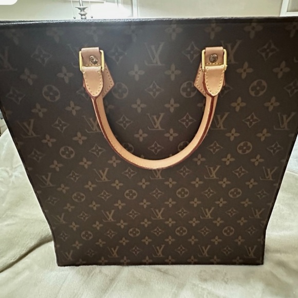 Louis Vuitton Sac Plat Handbag # M51140 - Picture 11 of 16